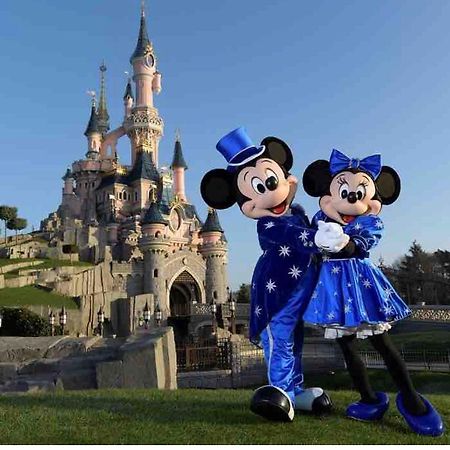 ブシー・サン ・ジョルジュDisney Land Paris - Charmant Logementアパートメント エクステリア 写真